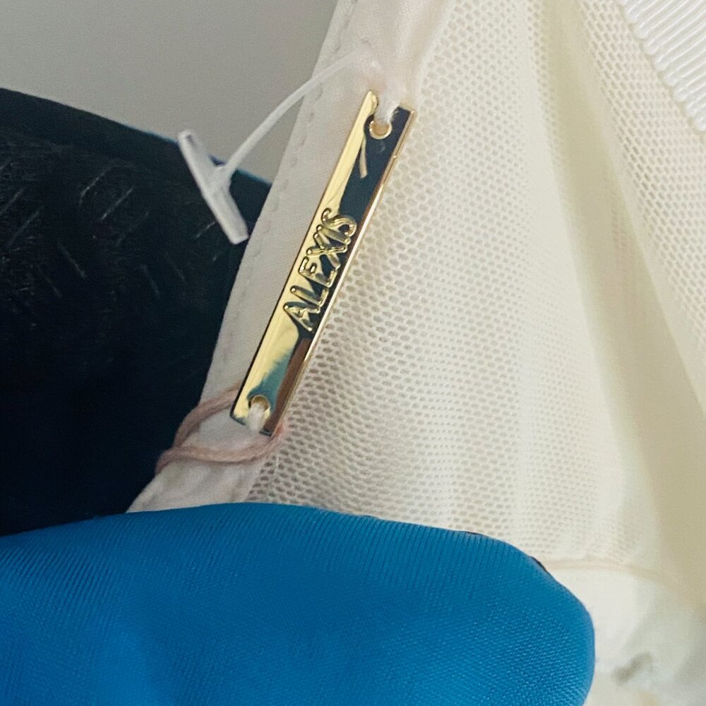 Alexis Dali Elegant Summer Dress in Gardenia Standout Piece - Picture 12 of 17